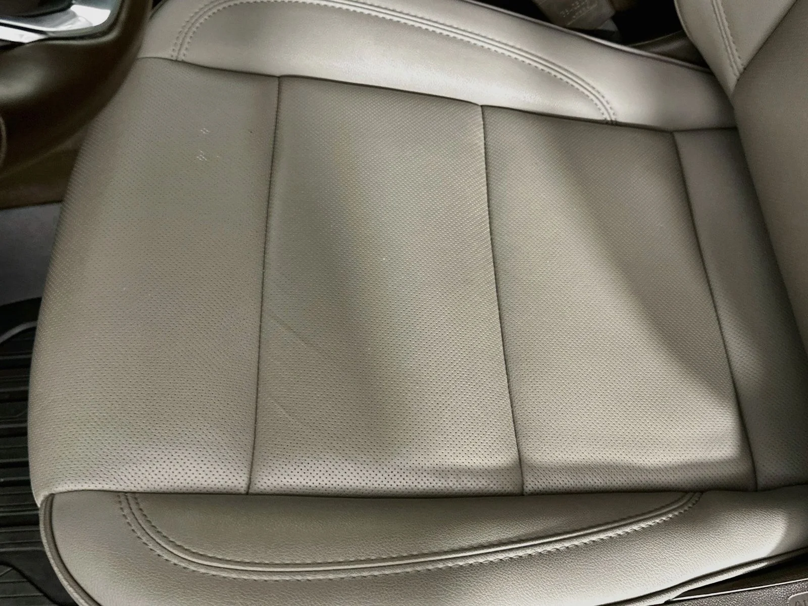 Used 2026 Summit White GMC Elevation image 21