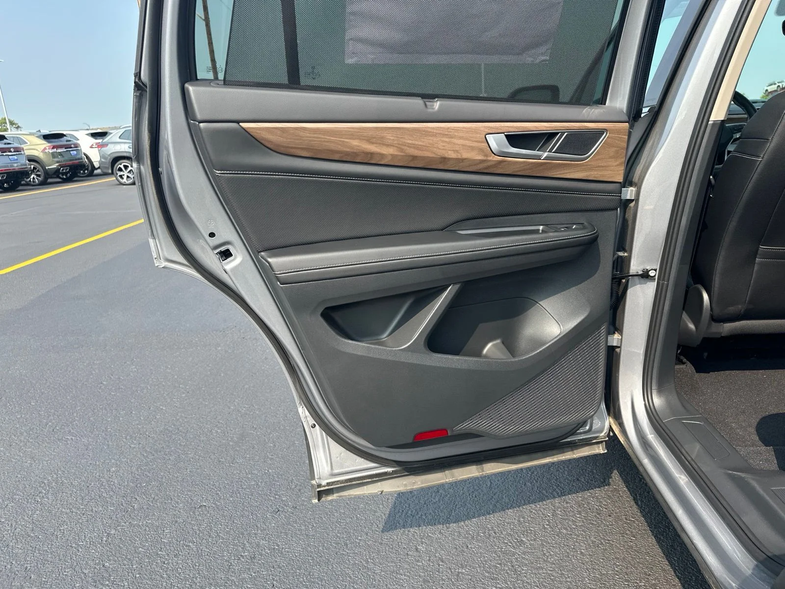 2026 Volkswagen Atlas SE w/Tech - Photo 29
