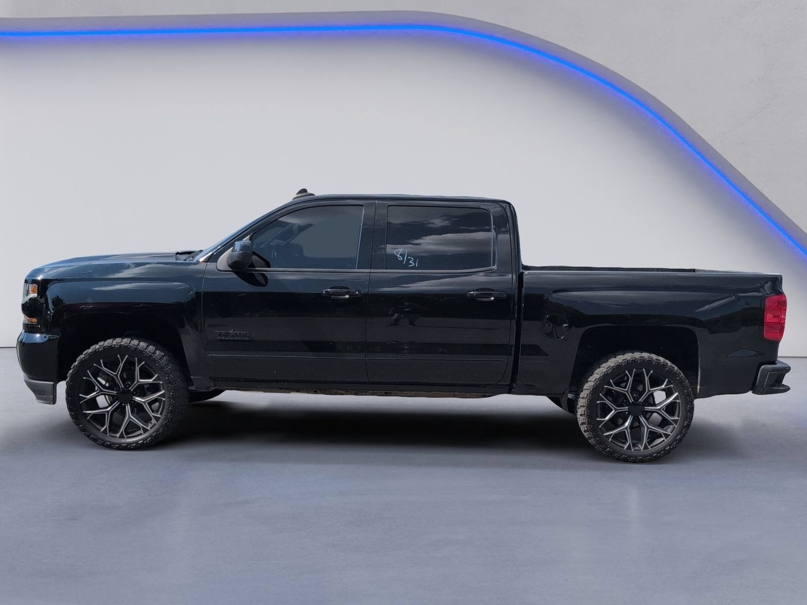 Used 2018 BLACK Chevrolet LT image 5