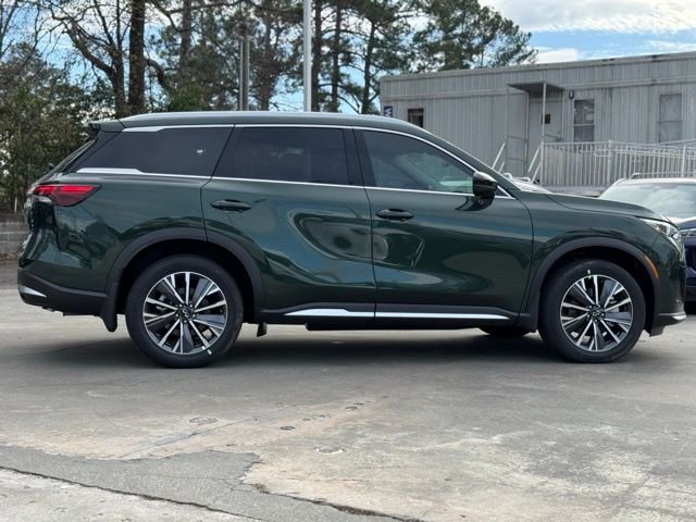 New 2026 DEEP EMERALD INFINITI Luxe FWD image 8