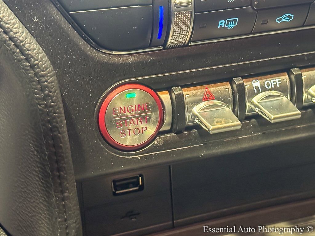 2023 FORD MUSTANG - Image 18