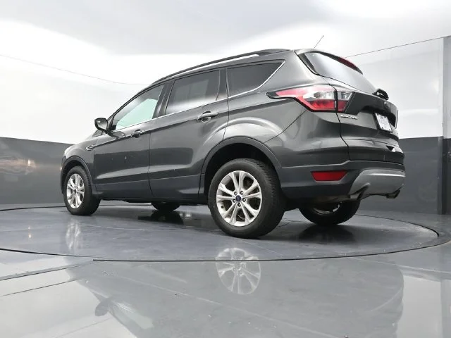 Used 2018 Gray Ford SE image 24