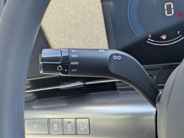 New 2026 Black Hyundai SE FWD image 28