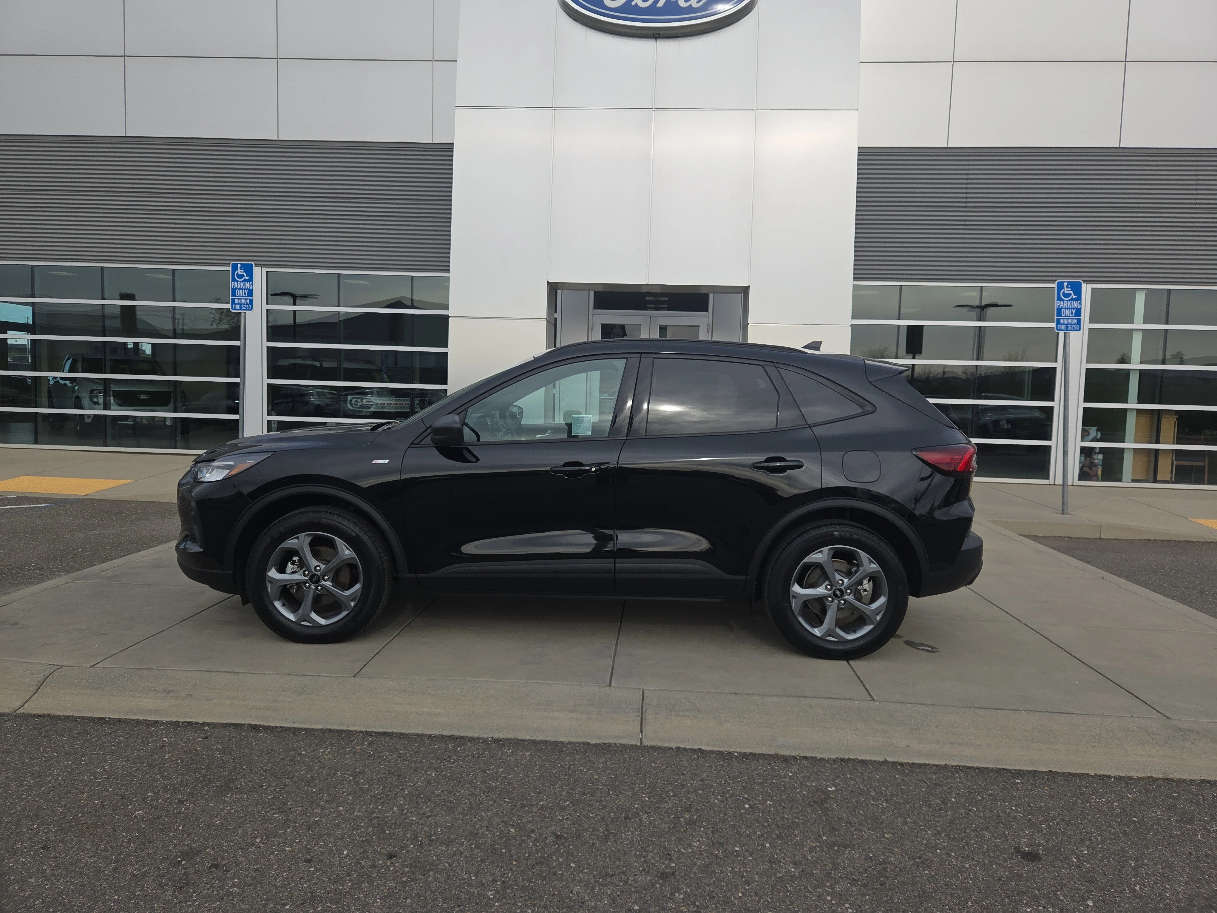 Certified Used 2025 Agate Black Metallic Ford ST-Line image 2