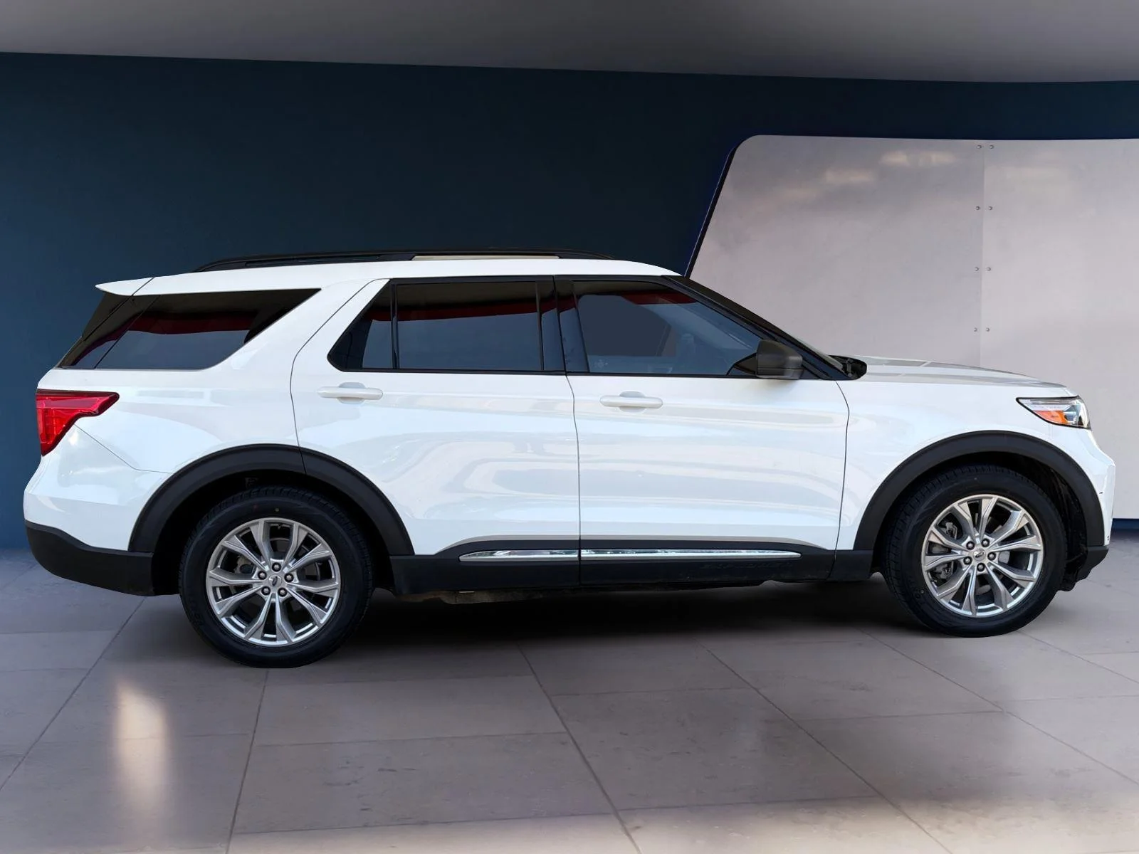 Used 2021 Star White Metallic Tri-Coat Ford XLT image 6