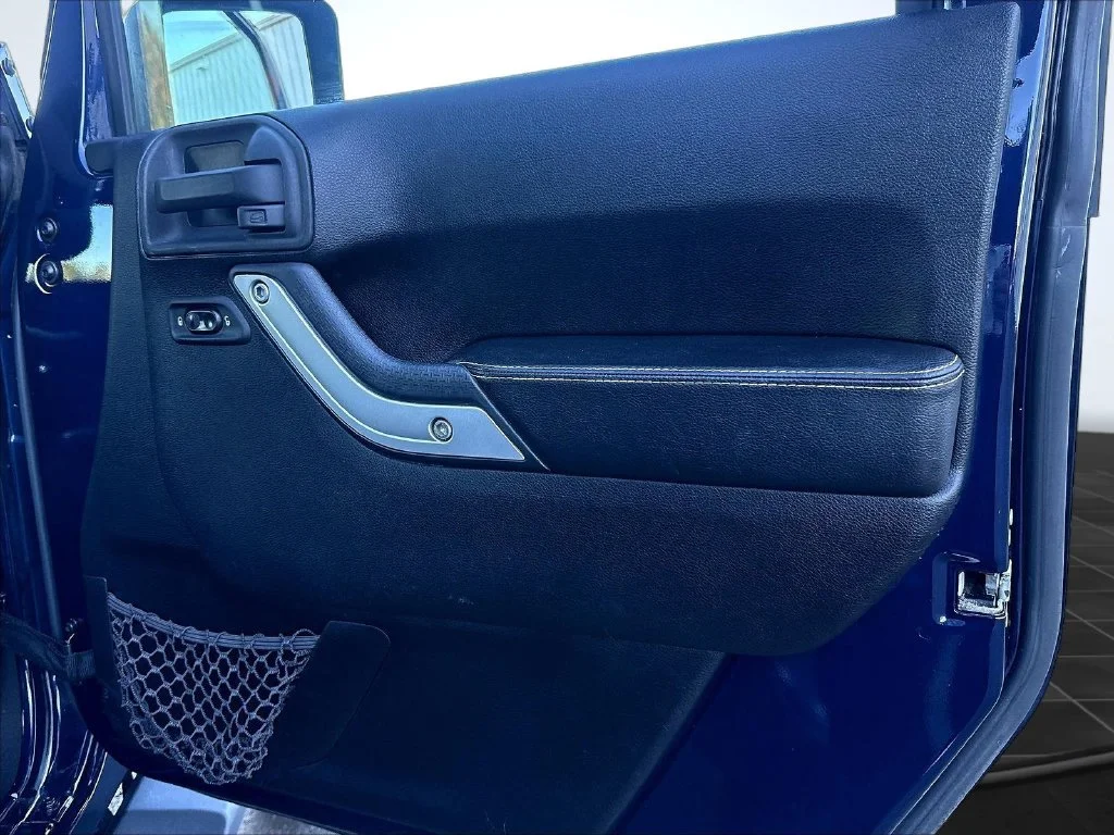 Used 2013 True Blue Pearlcoat Jeep Sport image 30
