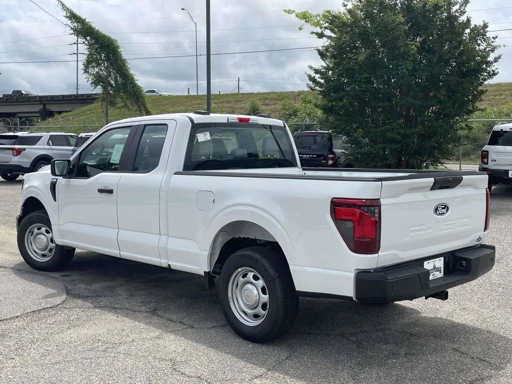New 2026 Oxford White Ford XL image 5