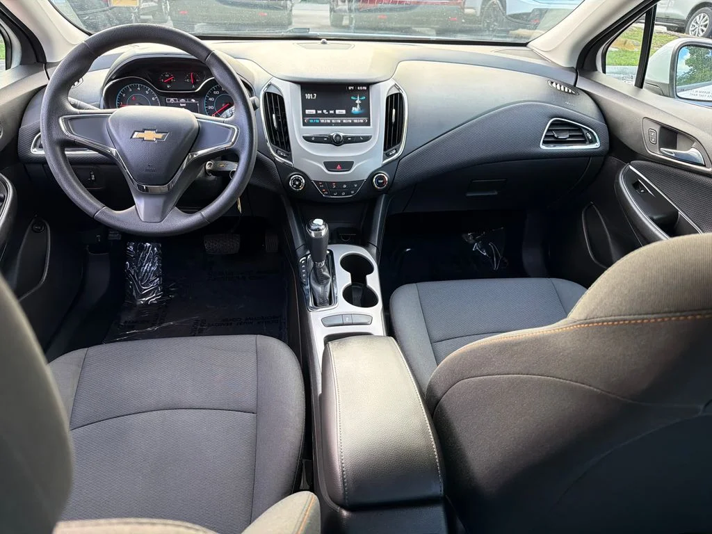 2018 Chevrolet Cruze LS - Photo 13