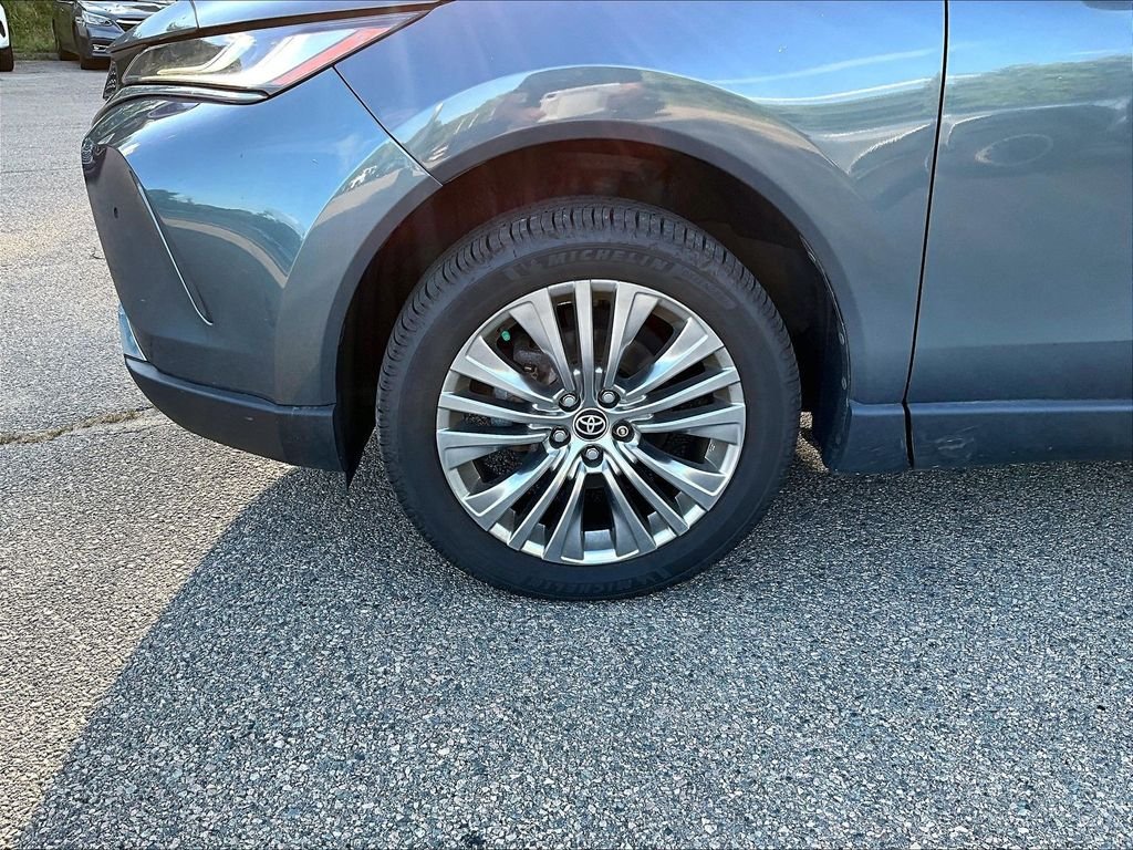Used 2022 Gray Toyota Limited image 7