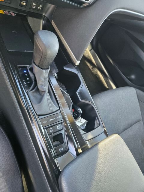 Used 2025 White Toyota LE image 16