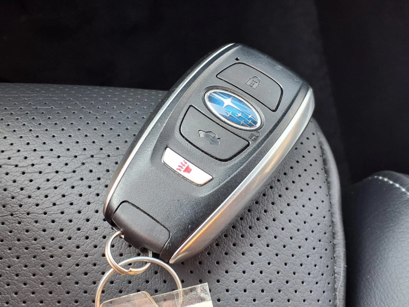 Used 2025  SUBARU UTILITY image 11