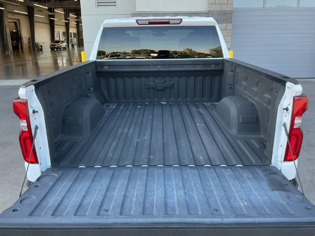 Used 2021 SUMMIT WHITE Chevrolet RST image 29