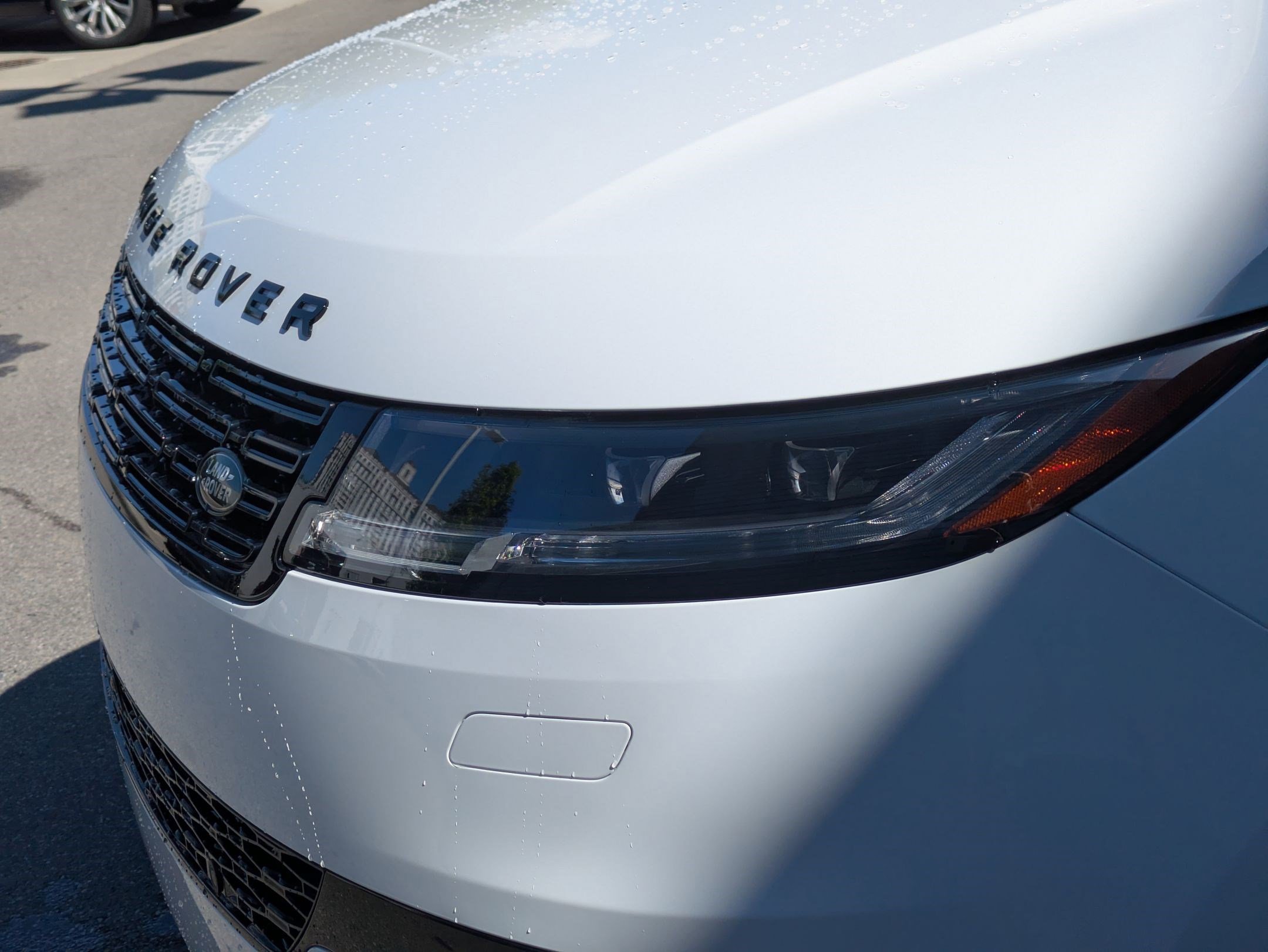 New 2026 Fuji White Land Rover P360 SE image 10