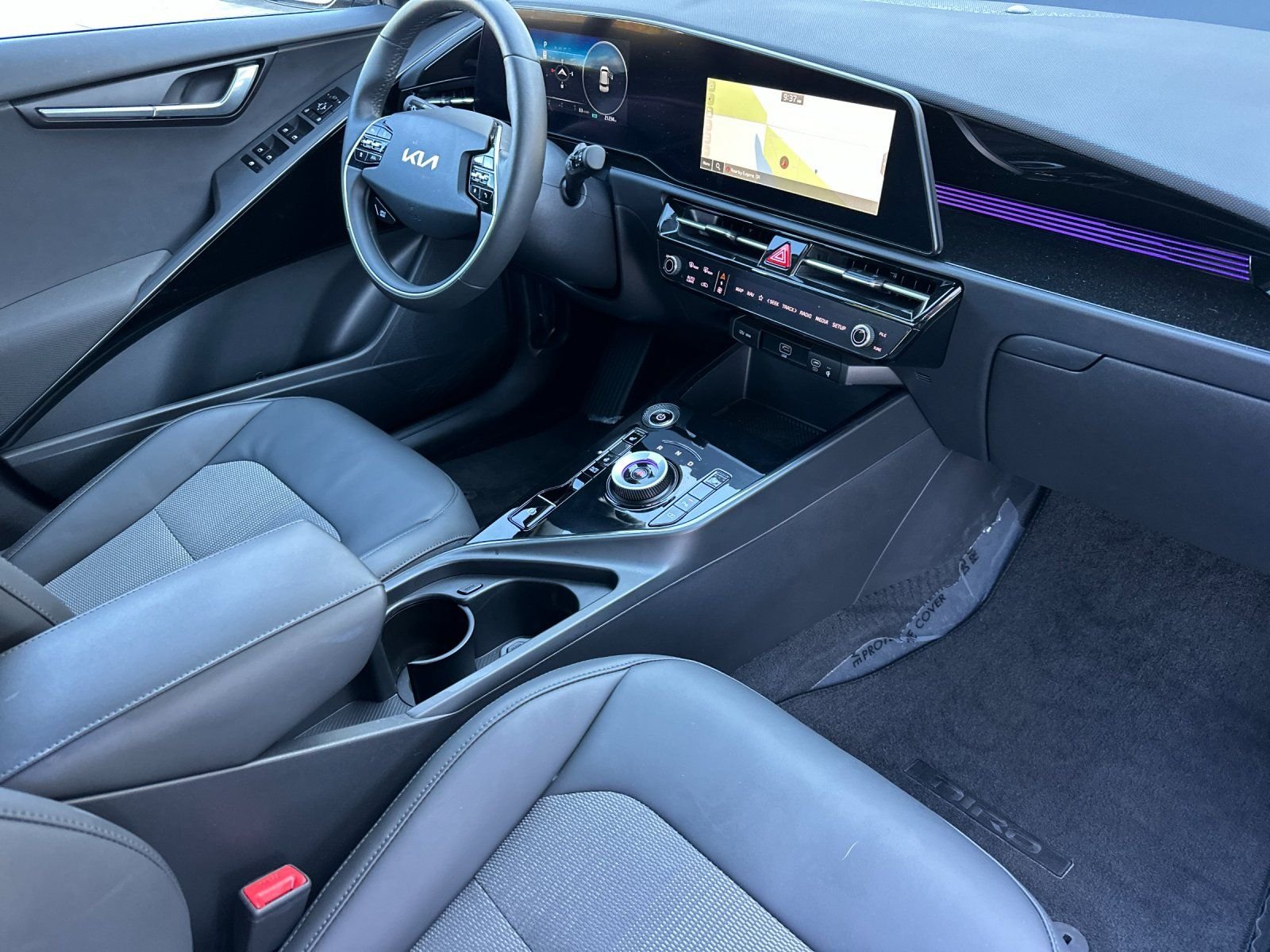 Used 2023 Blue Kia Wind image 15