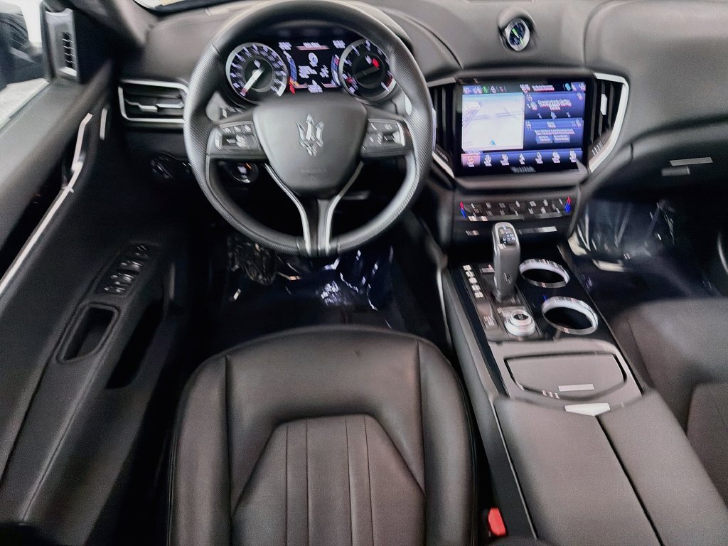 Used 2022 Black Maserati Modena Q4 image 23