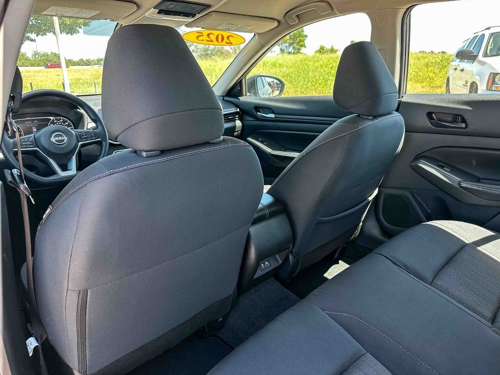 2025 Nissan Altima SV - Photo 17