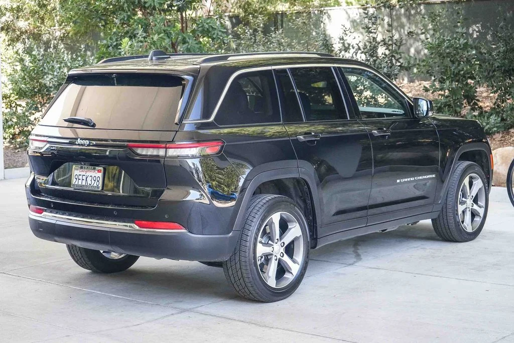 Used 2023 Black Jeep 4xe image 6
