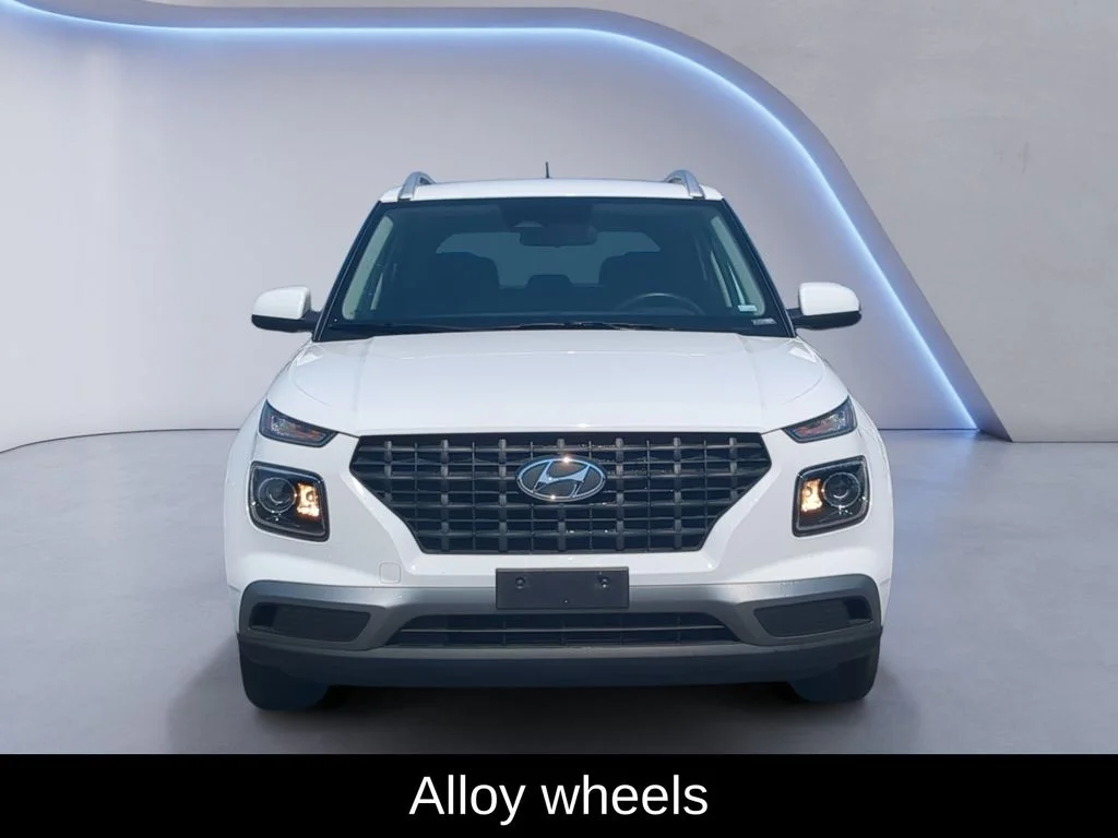 Used 2023 White Hyundai SEL image 10