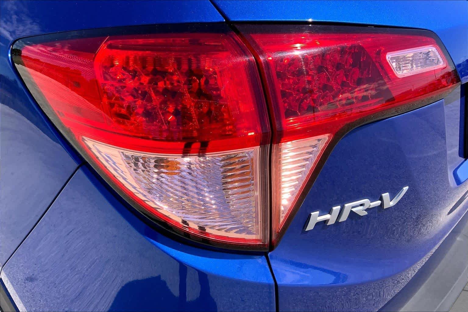 Used 2018 Aegean Blue Metallic Honda LX image 28