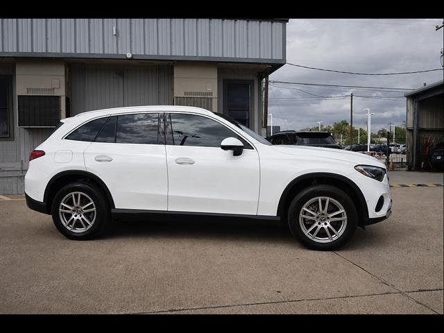 Used 2023  Mercedes-Benz GLC 300 4MATIC® image 6