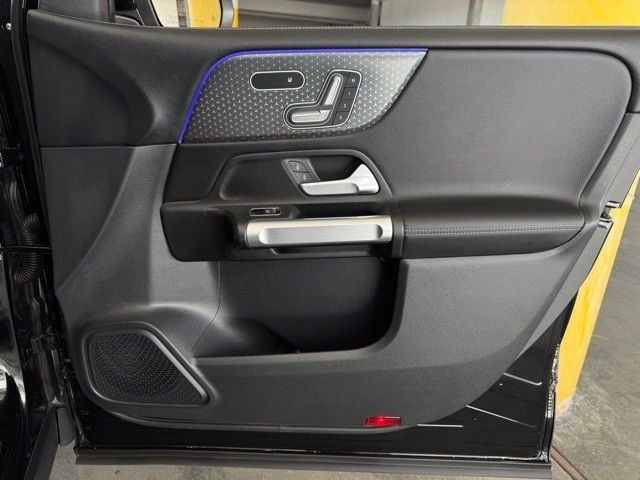 Certified Used 2025 Black Mercedes-Benz GLB 250 image 19