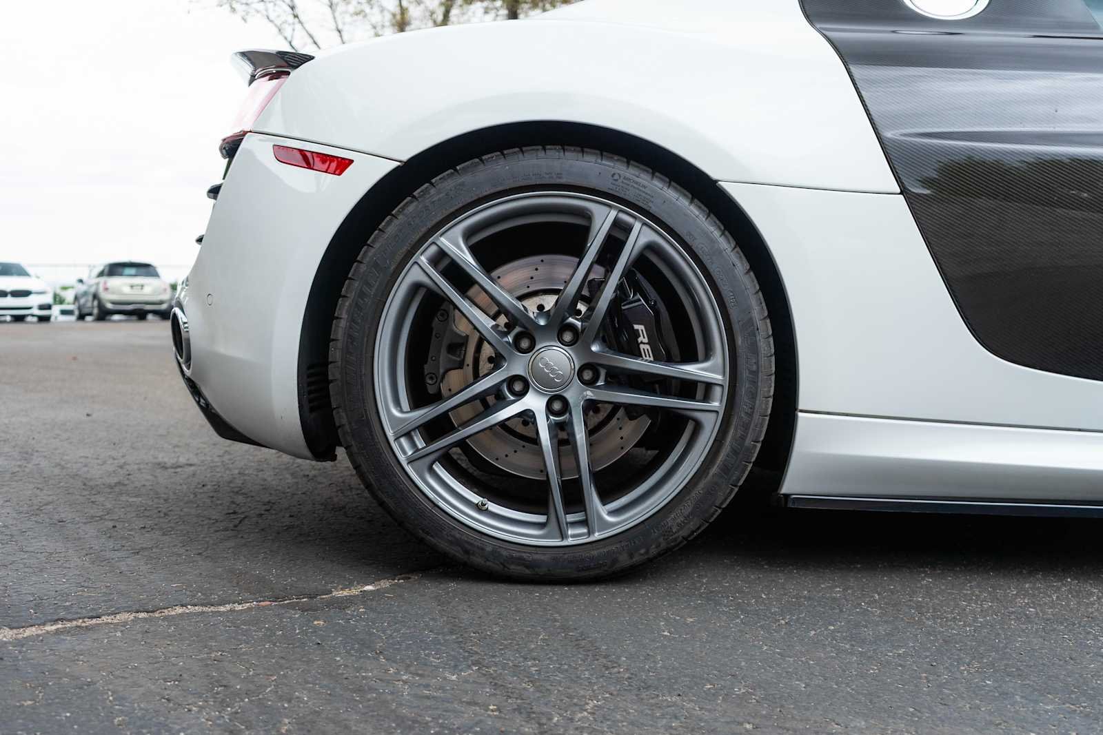 Used 2010 Ibis White With Ice Silver Sideblades Audi 5.2L image 5