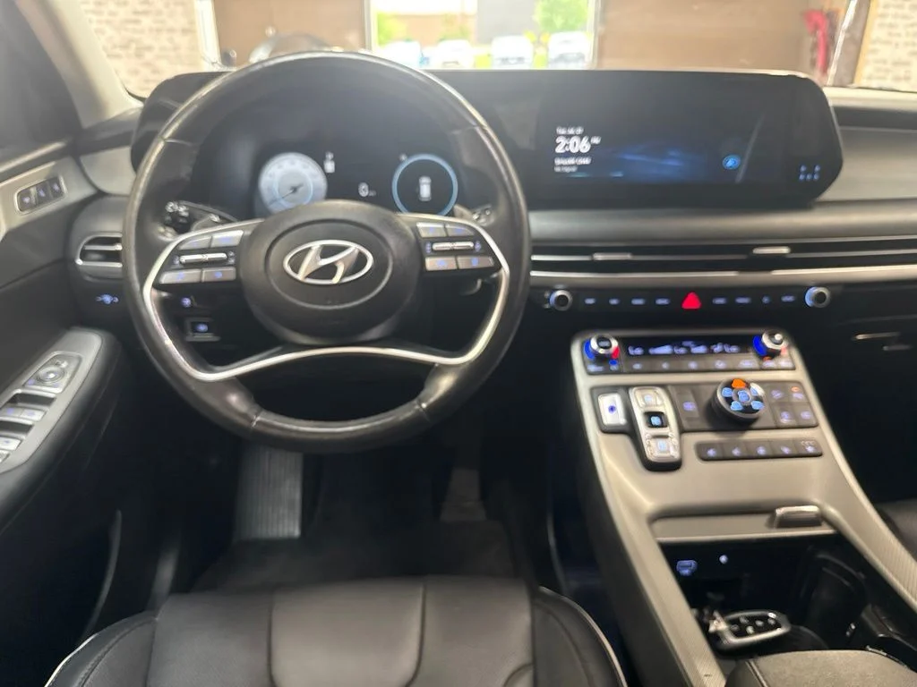 Used 2023 White Hyundai SEL image 16