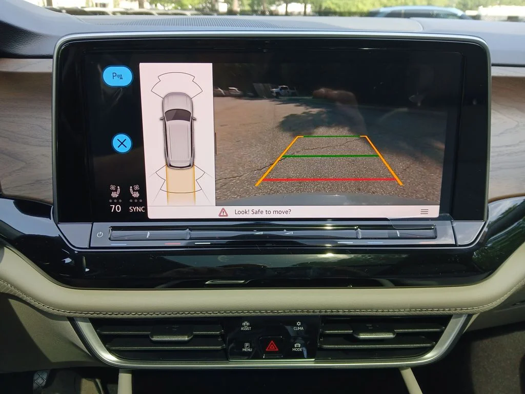Used 2026 Gray Volkswagen SE w/Technology image 19