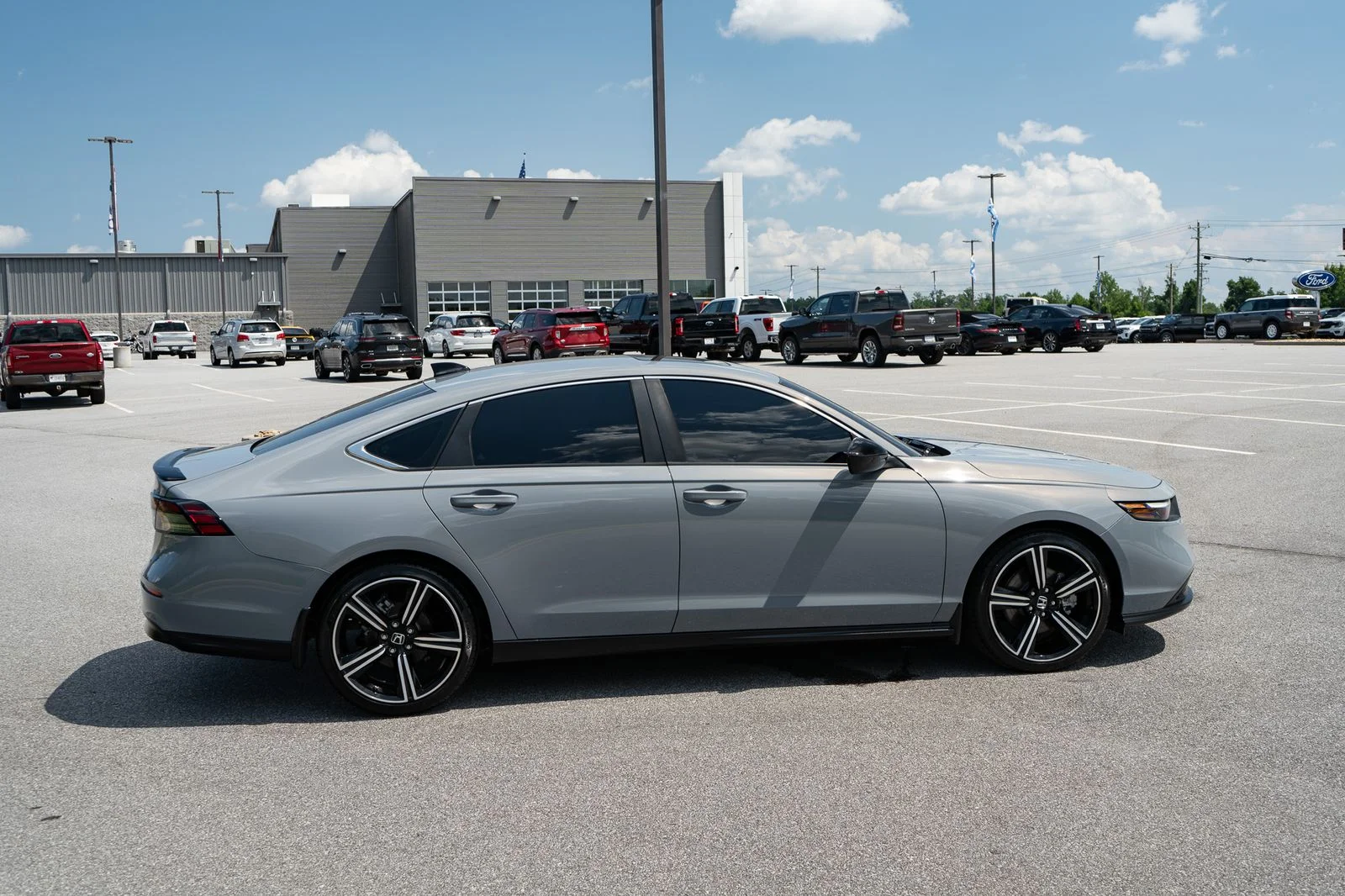 Used 2023  Honda Sport image 11