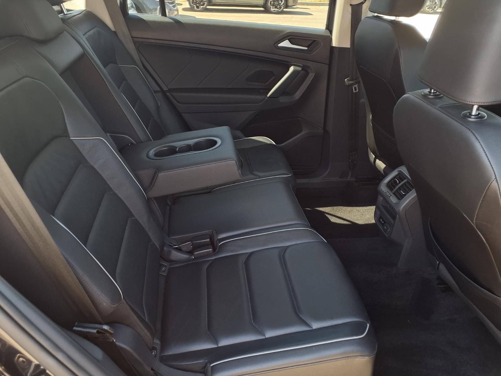 Used 2019 Black Volkswagen 2.0T SEL Premium image 23