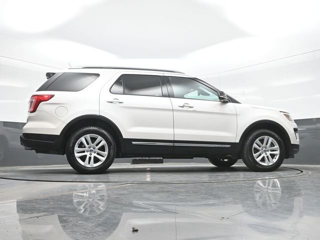 Used 2018 White Ford XLT image 25