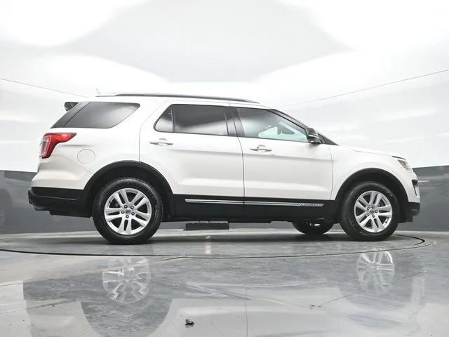 Used 2018 White Ford XLT image 25