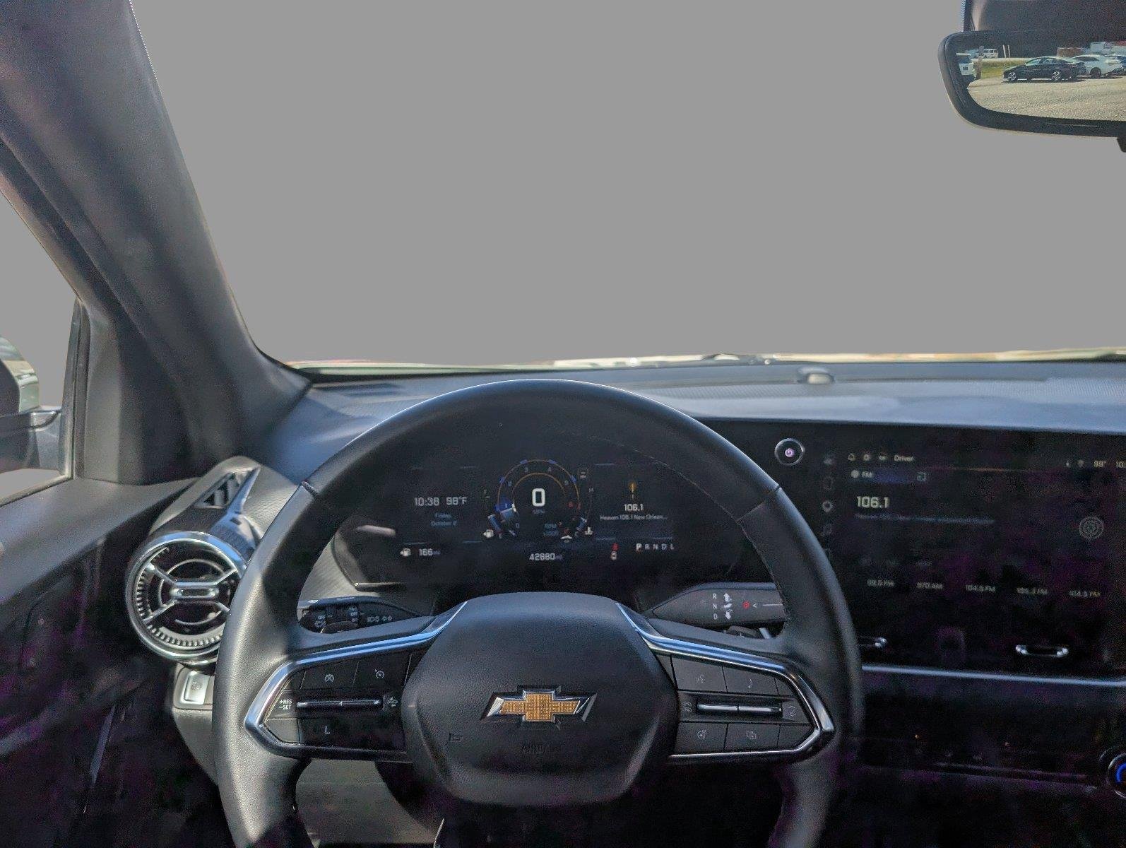 Used 2025 Cacti Green Chevrolet LT image 32