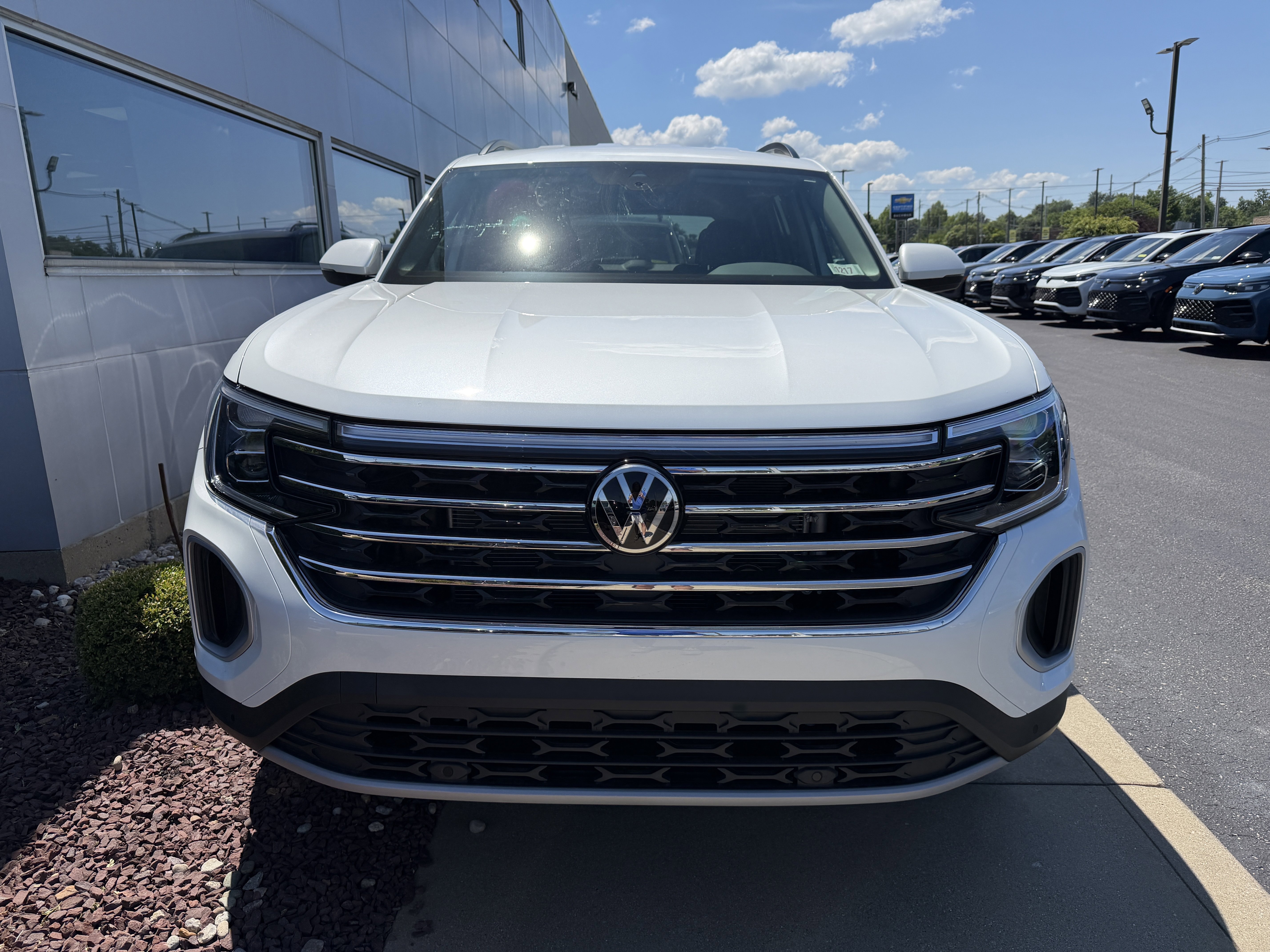 New 2026 Opal White Pearl Volkswagen 2.0T SE w/Technology image 3
