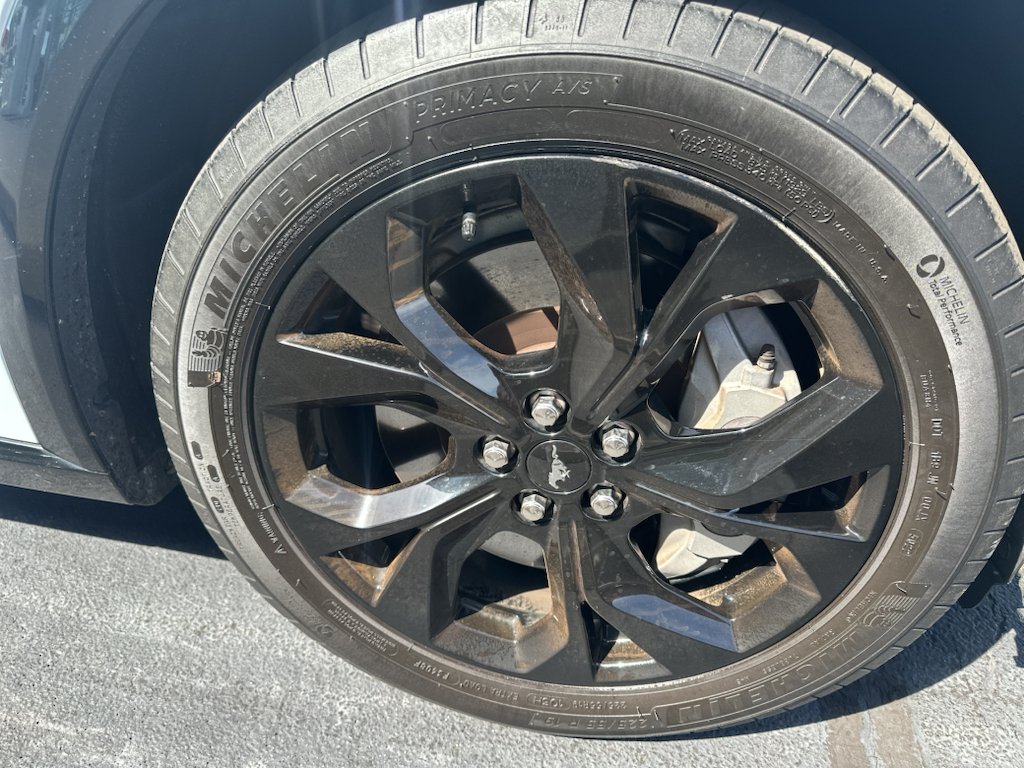 Used 2023 Space White Metallic Ford Premium image 2