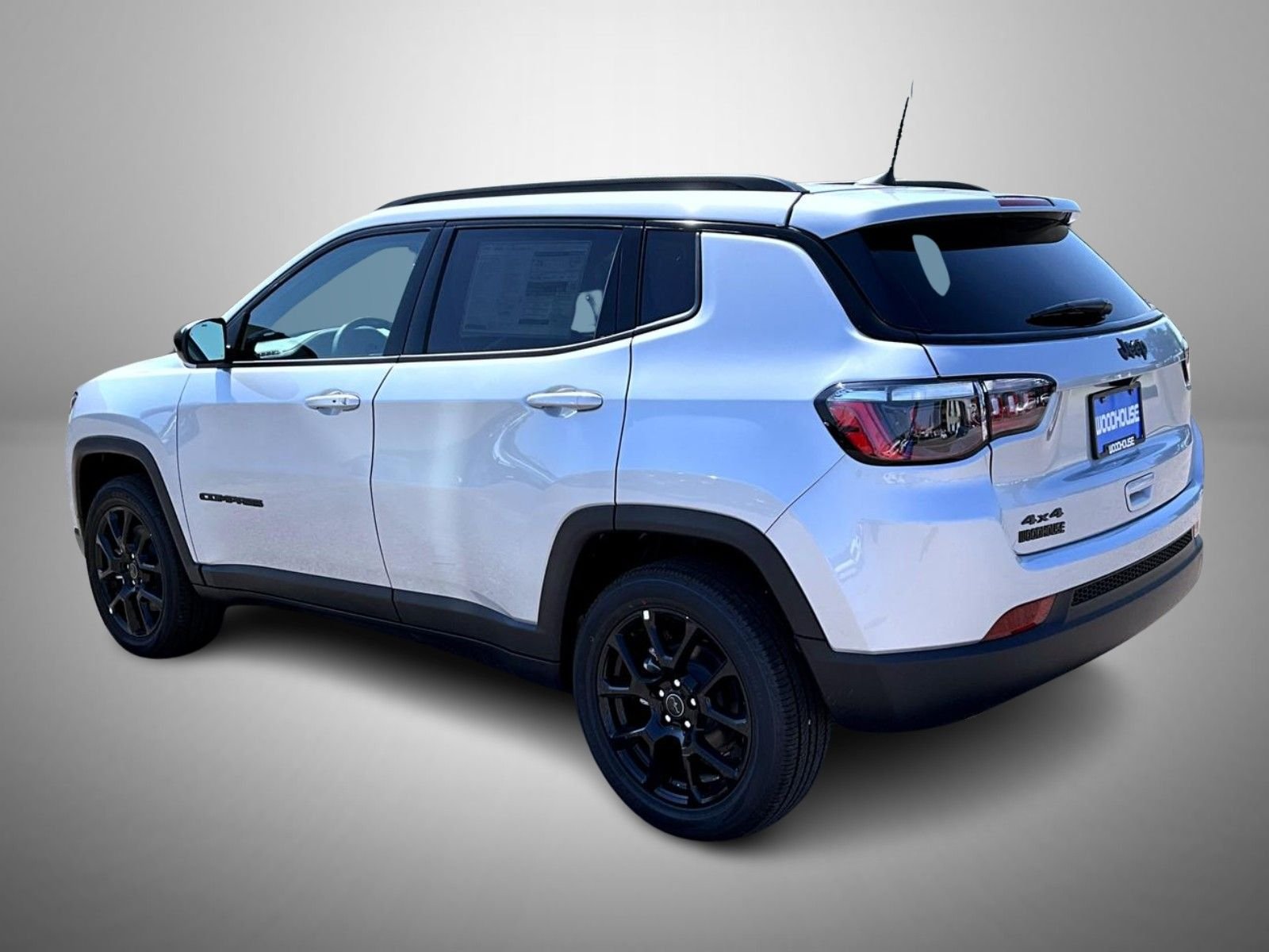 New 2026 Silver Zynith Metallic Clear-Coat Exterior Paint Jeep Latitude image 7