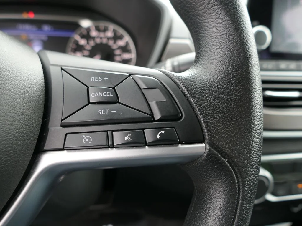 Used 2024 Super Black Nissan 2.5 SV image 11