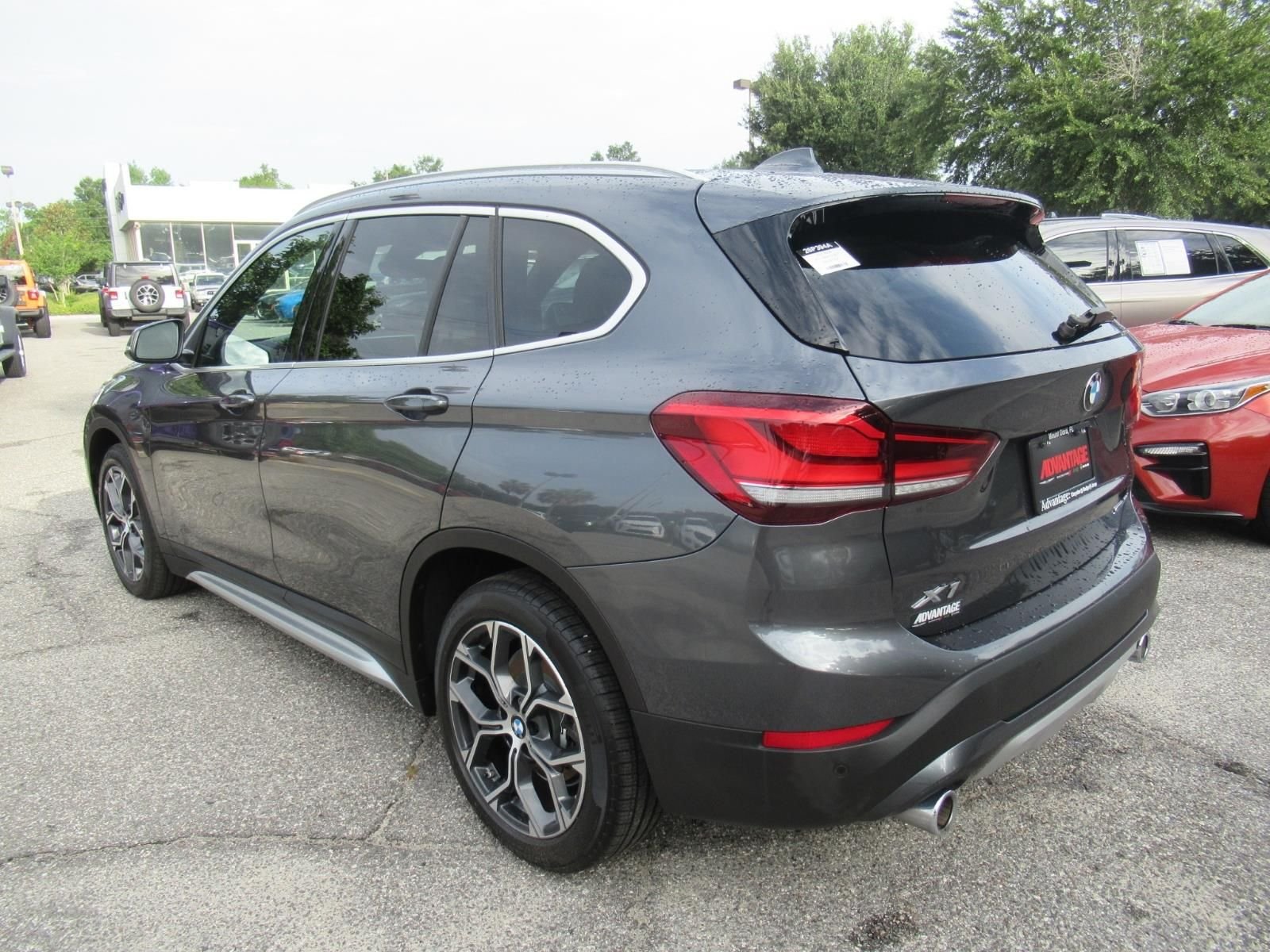 Used 2022 Gray BMW sDrive28i image 5