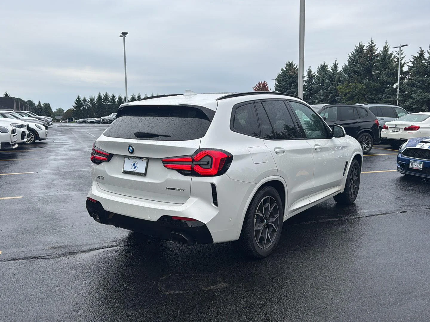 Used 2024 Mineral White Metallic BMW xDrive30i image 3