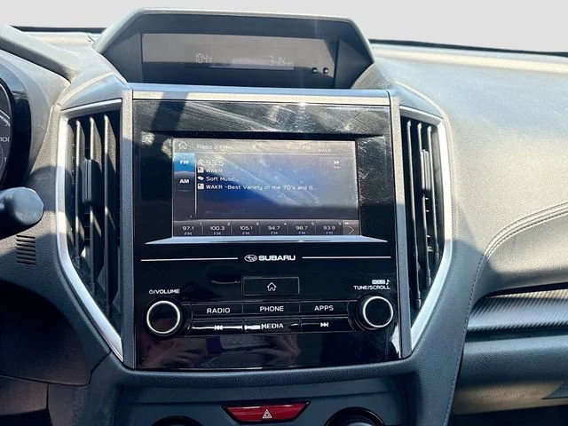 Used 2018  Subaru 2.0I image 11