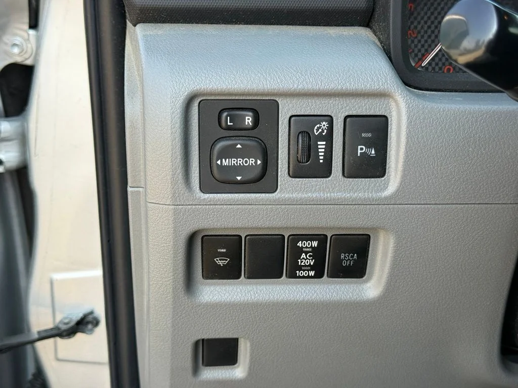 Used 2013 Silver Toyota SR5 image 18