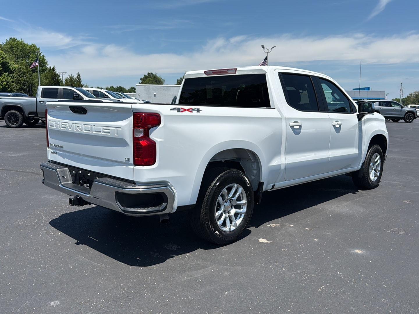 Used 2023 Summit White Chevrolet LT (2FL) image 17