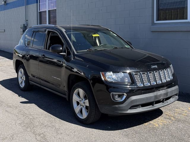 Used 2015 Black Jeep High Altitude Edition image 3