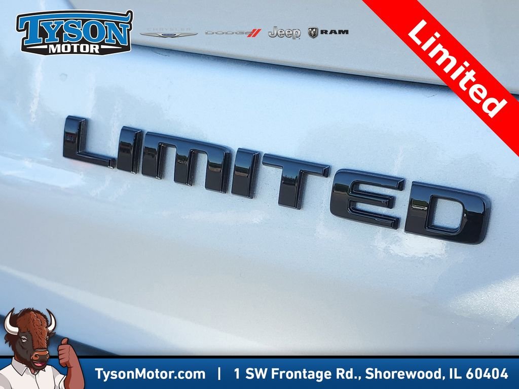 New 2025 Silver Zynith Exterior Paint Jeep Limited image 5