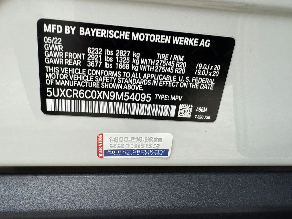 Used 2022 White BMW xDrive40i image 29
