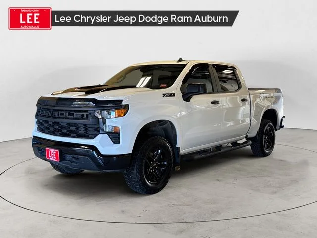 Used 2025 Summit White Chevrolet Custom Trail Boss image 1