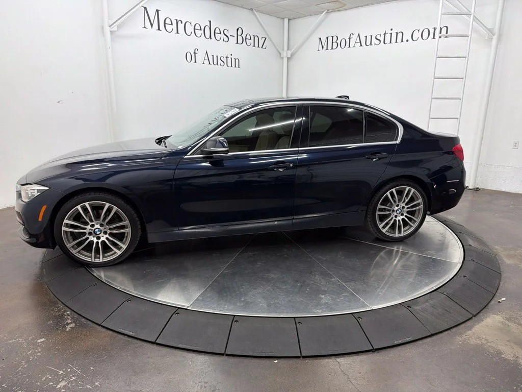 Used 2017 Blue BMW 330i image 4