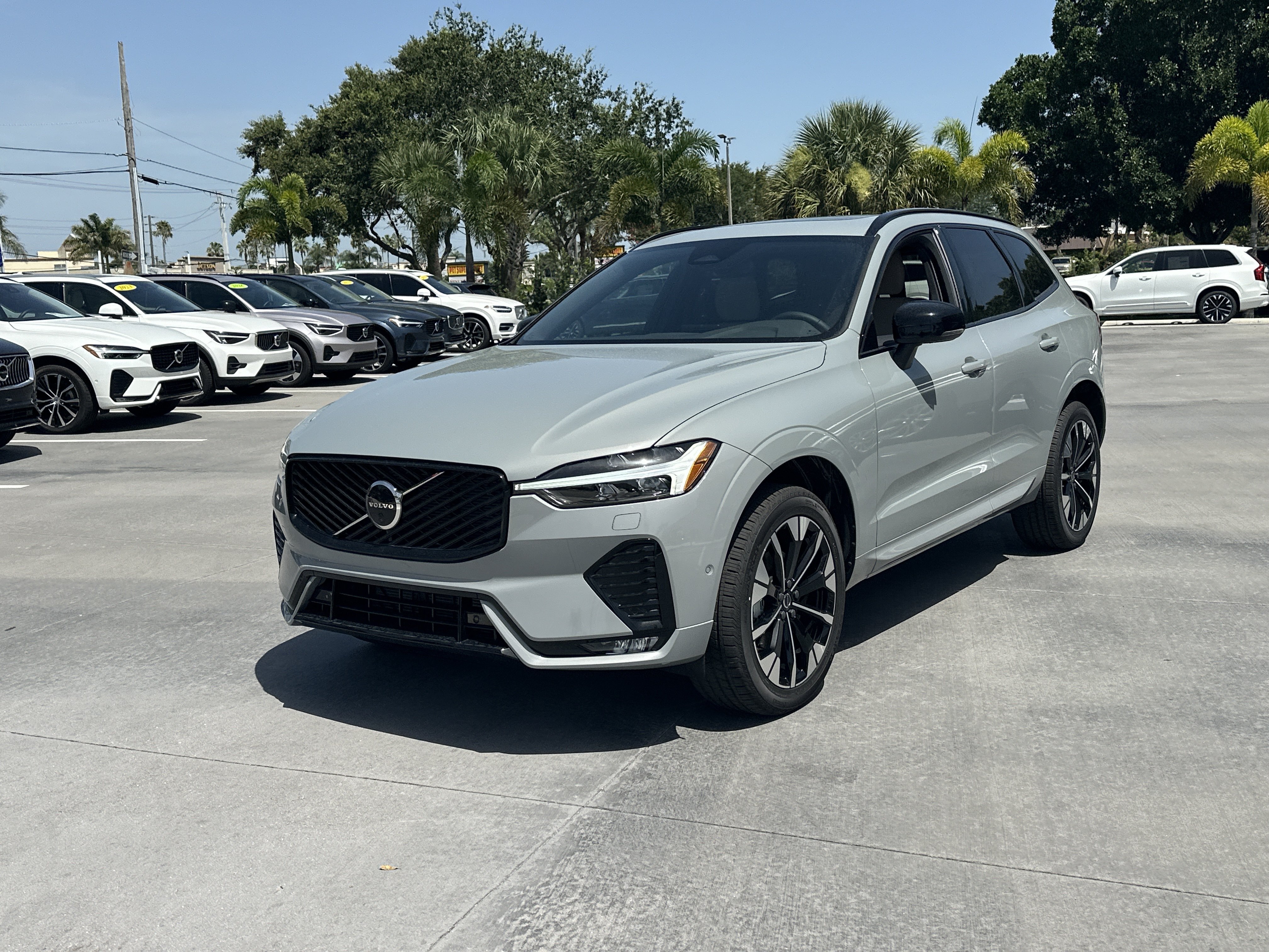 New 2026 Vapour Grey Volvo Plus image 3