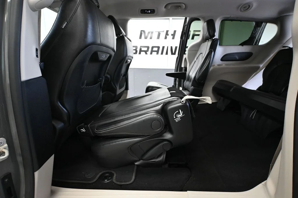 2022 Chrysler Pacifica Touring L - Photo 38