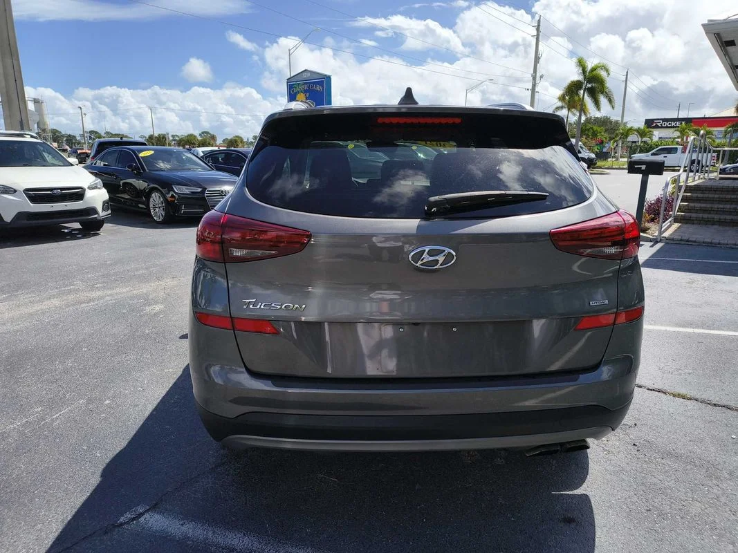 Used 2021  Hyundai Limited image 4